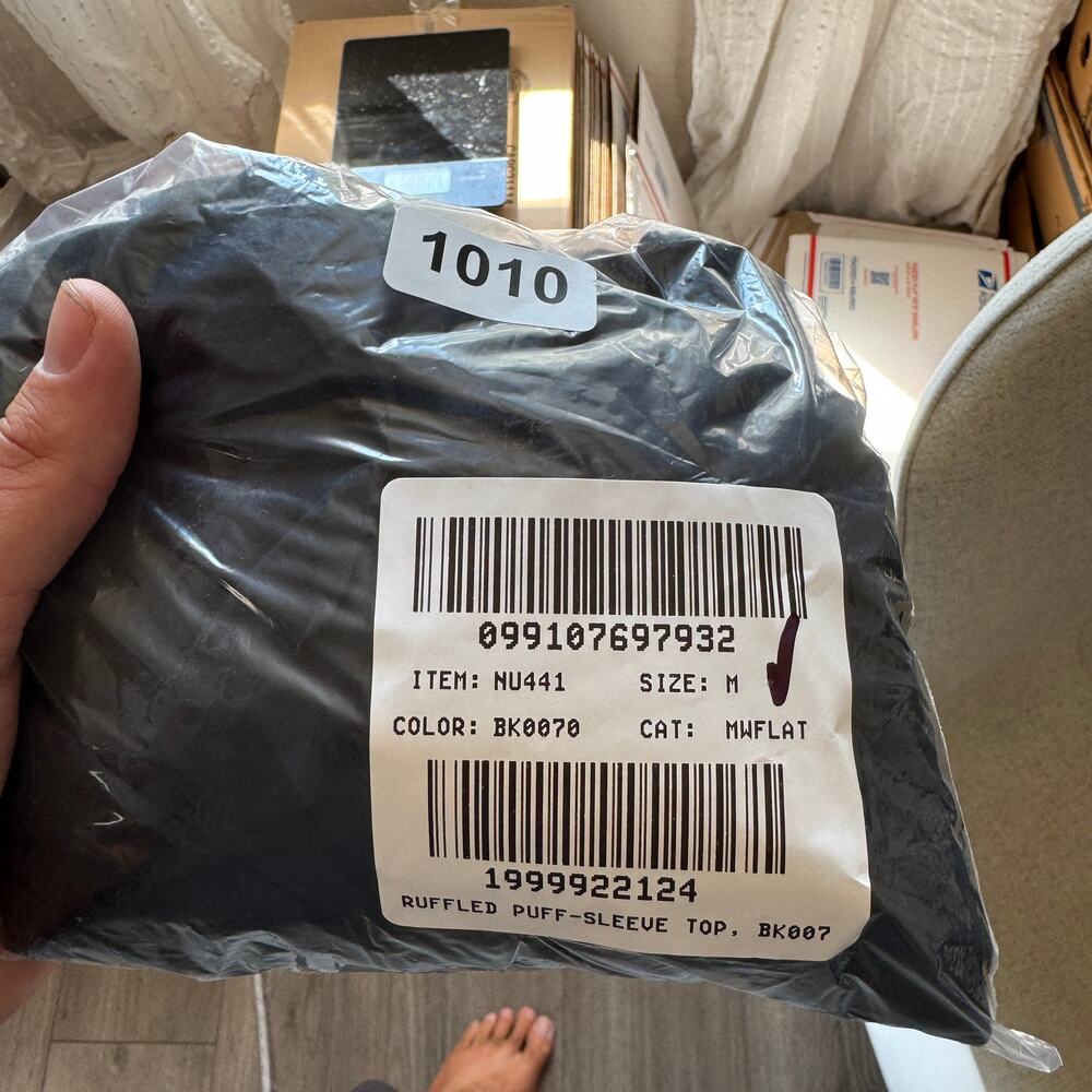 Madewell Ruffled Puff-Sleeve Top WMNS M Black Pintuck Lace-Trim V-Neck Button Up - Picture 9 of 9